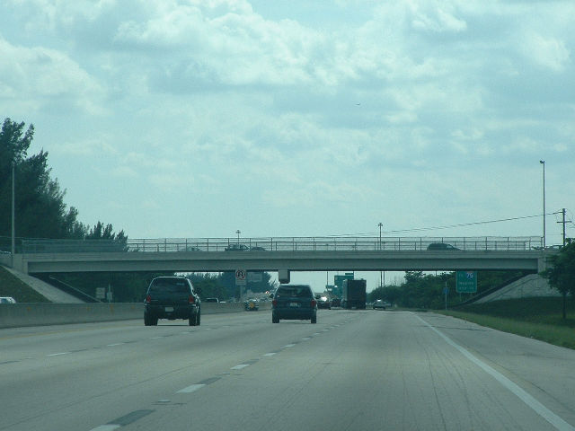 Oppad Miami toe - 'n voetganger brug
